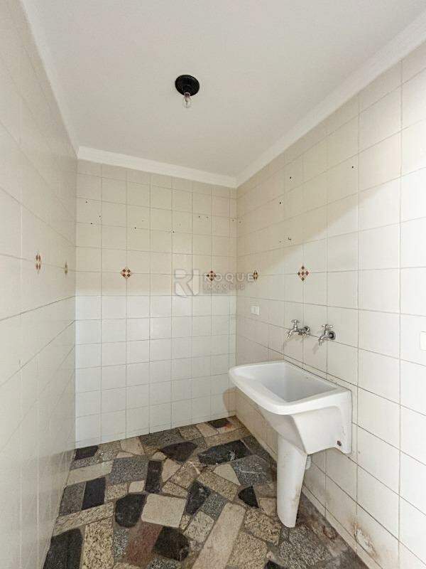 Casa Residencial para aluguel no bairro Jardim Lago Azul: Área de serviço