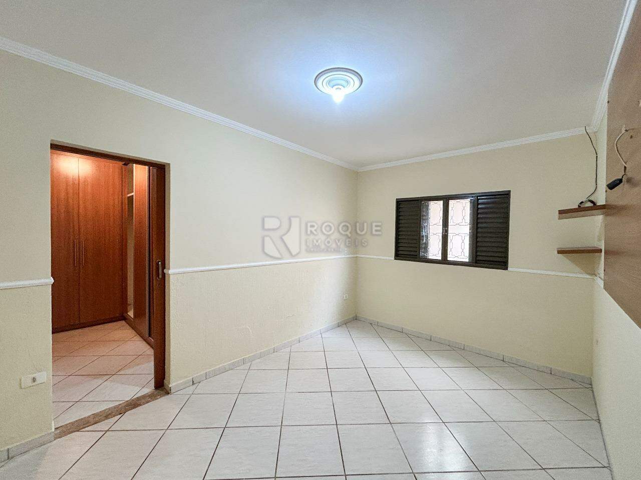 Casa Residencial para aluguel no bairro Jardim Lago Azul: Dormitório 2 suíte