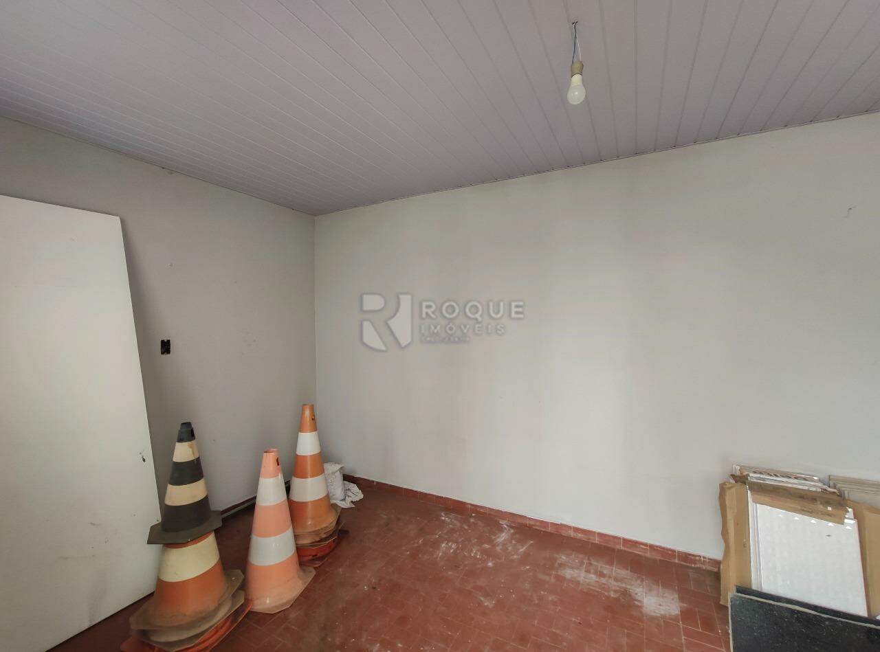 Casa Comercial para aluguel no bairro Centro: Sala fundo