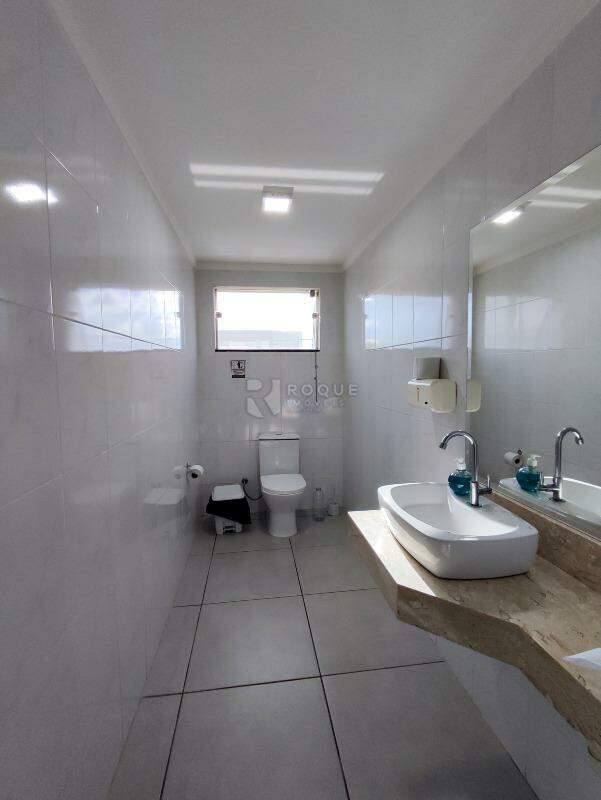 Barracão/Galpão à venda no bairro Jardim Residencial Campo Novo: BANHEIRO FEMININO