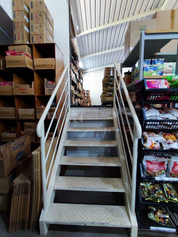 Barracão/Galpão à venda no bairro Jardim Residencial Campo Novo: ACESSO PISO SUPERIOR