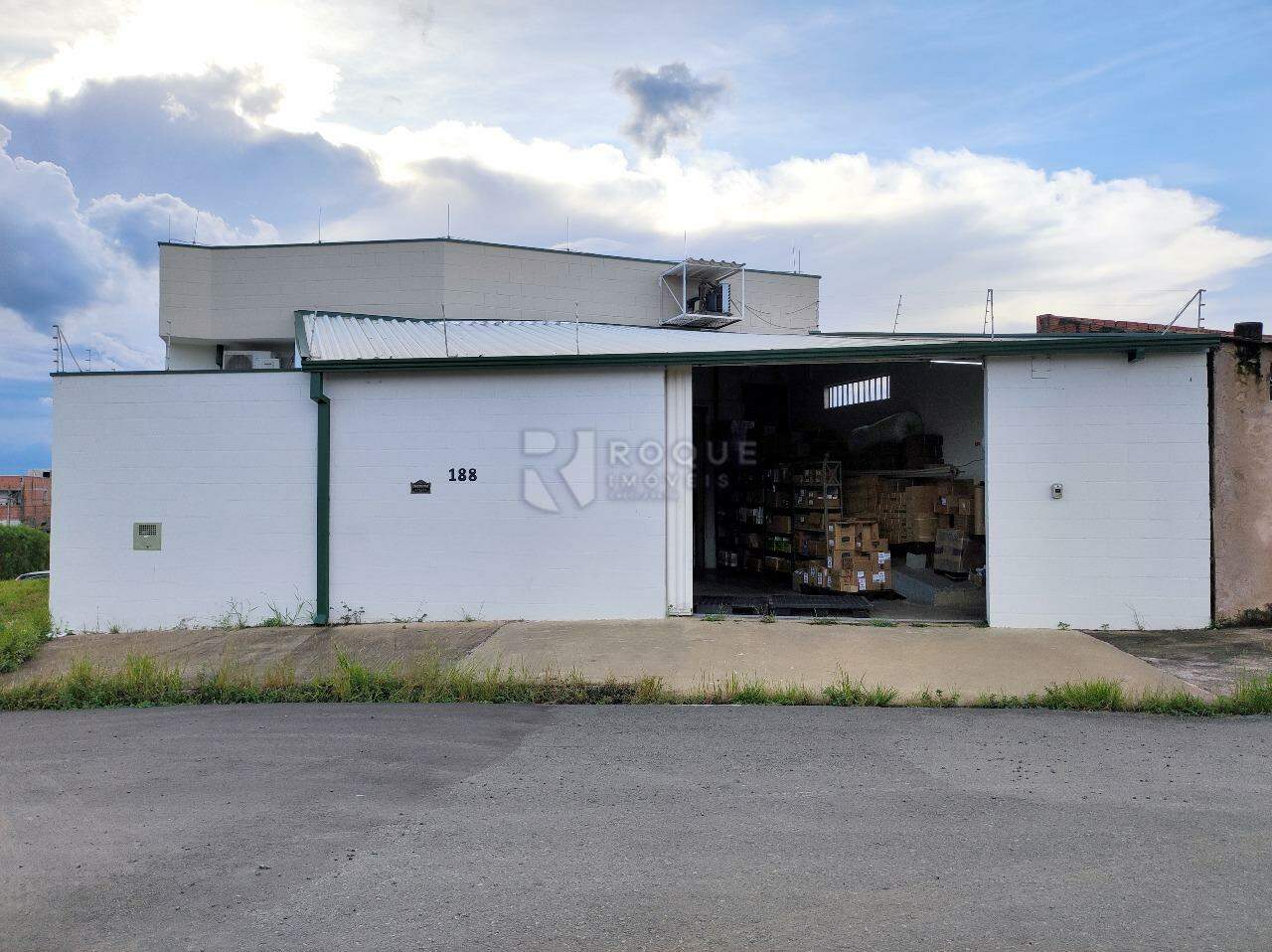 Barracão/Galpão à venda no bairro Jardim Residencial Campo Novo: FUNDOS
