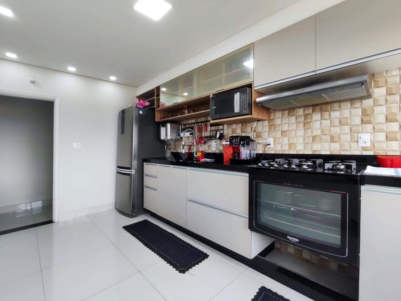 Apartamento à venda no bairro Centro: COZINHA