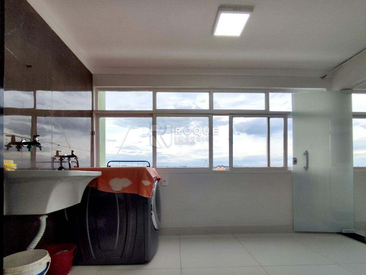 Apartamento à venda no bairro Centro: ÁREA DE SERVIÇO