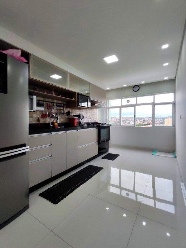 Apartamento à venda no bairro Centro: COZINHA