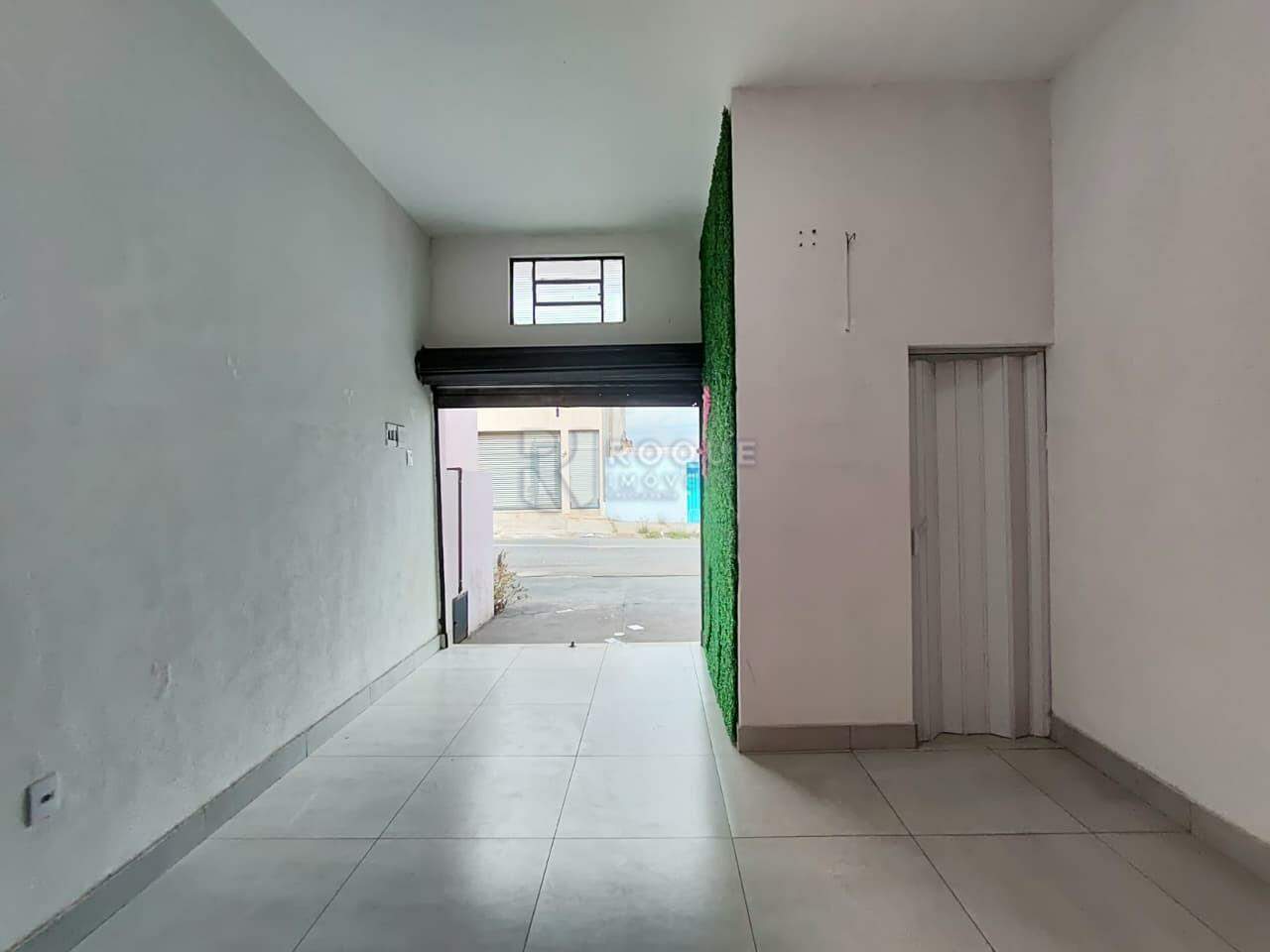 Salão para aluguel no bairro Parque Residencial Santa Eulália: Salão