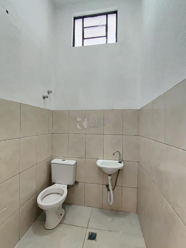 Salão para aluguel no bairro Parque Residencial Santa Eulália: WC