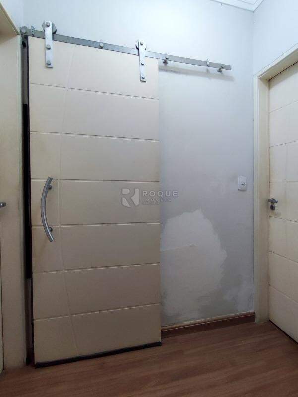 Casa Residencial à venda no bairro Jardim Ipanema: CORREDOR INTERNO