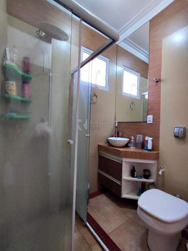 Casa Residencial à venda no bairro Jardim Ipanema: BANHEIRO SOCIAL