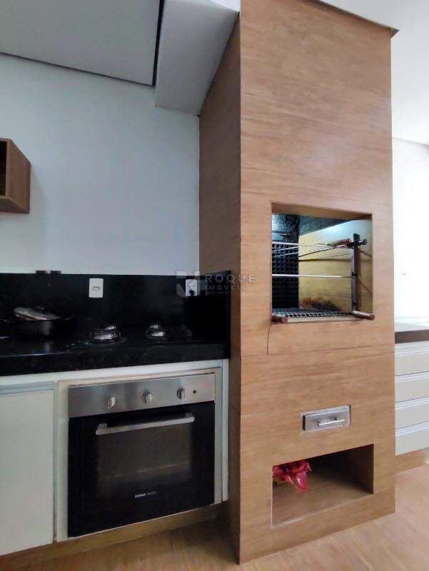 Casa Residencial à venda no bairro Jardim Ipanema: CHURRASQUEIRA
