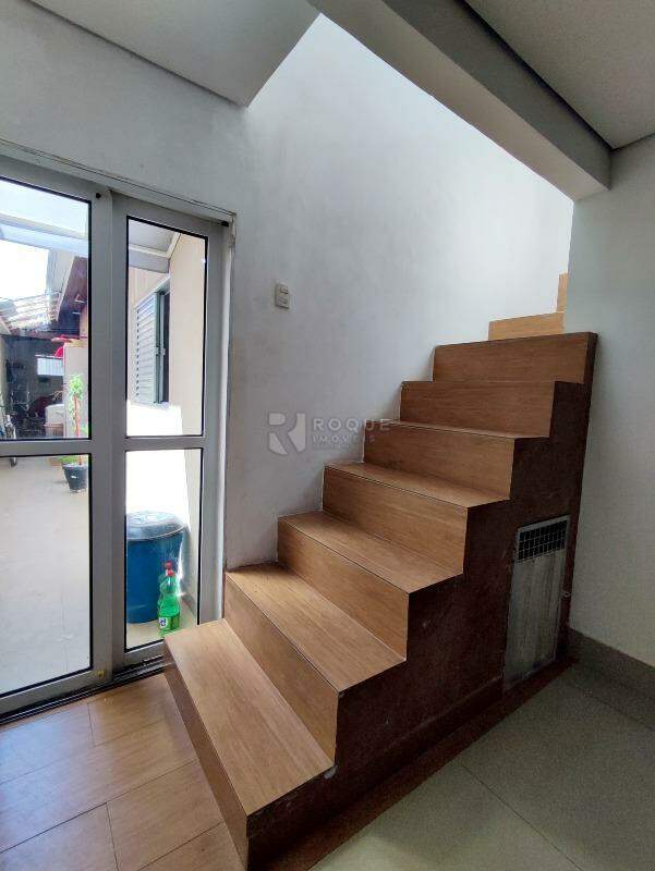 Casa Residencial à venda no bairro Jardim Ipanema: ACESSO PISO SUPERIOR