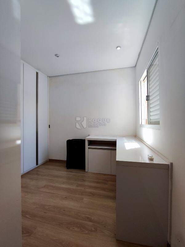 Casa Residencial à venda no bairro Jardim Ipanema: DORMITÓRIO PISO SUPERIOR