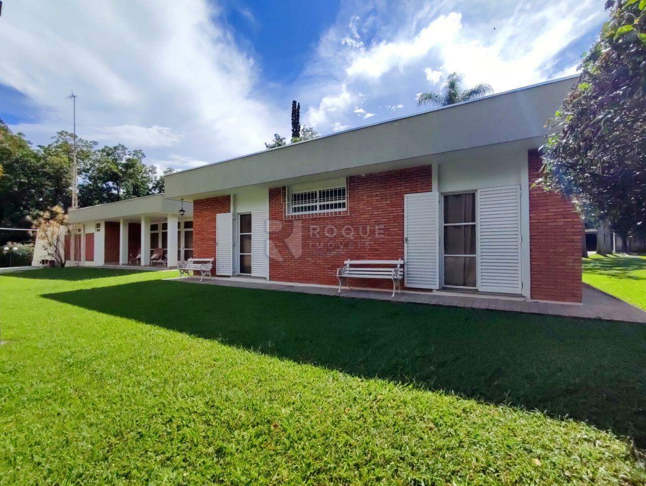 Casa em condomínio à venda no bairro Chácara Boa Vista da Graminha: FUNDOS