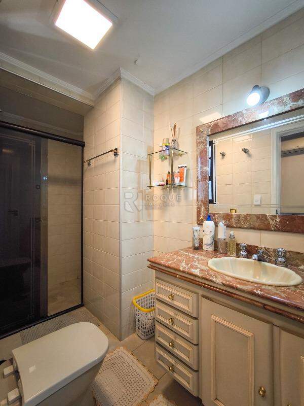 Apartamento à venda no bairro Centro: WC SUÍTE 2