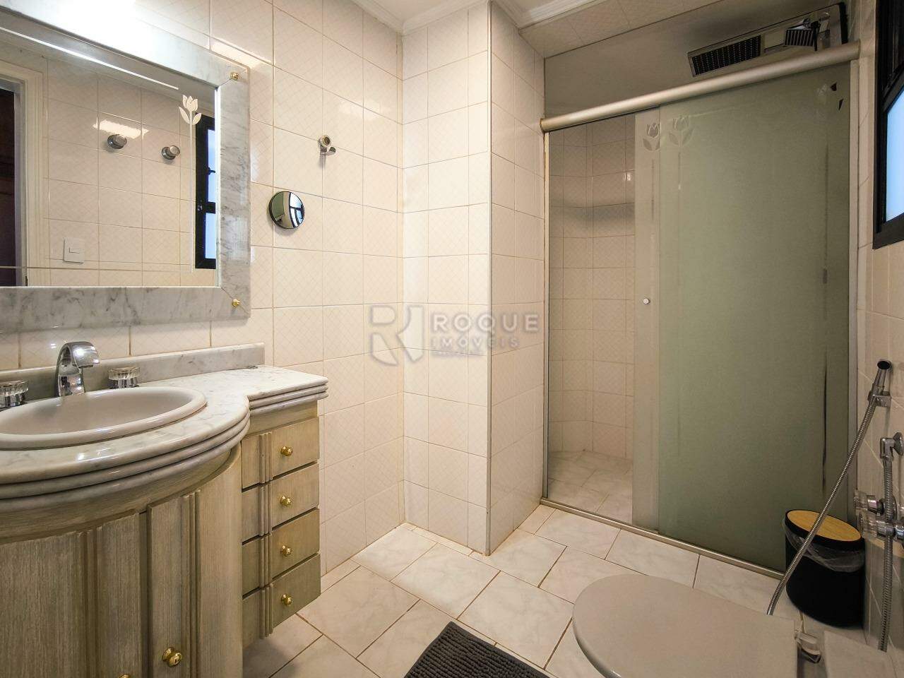 Apartamento à venda no bairro Centro: WC SUÍTE 3