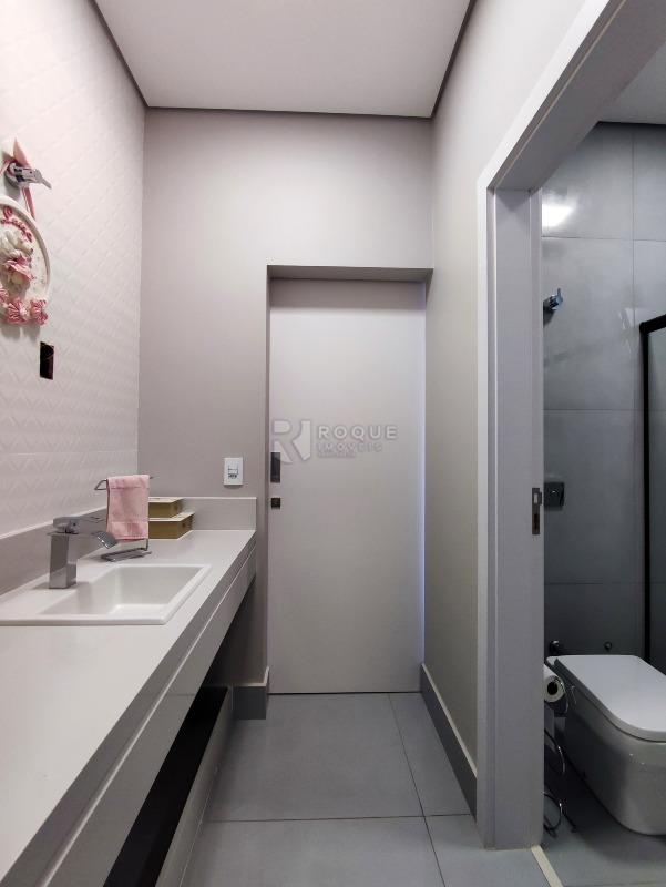 Casa Residencial à venda no bairro Residenciais Fazenda Itapema: BANHEIRO SUÍTE AMERICANA