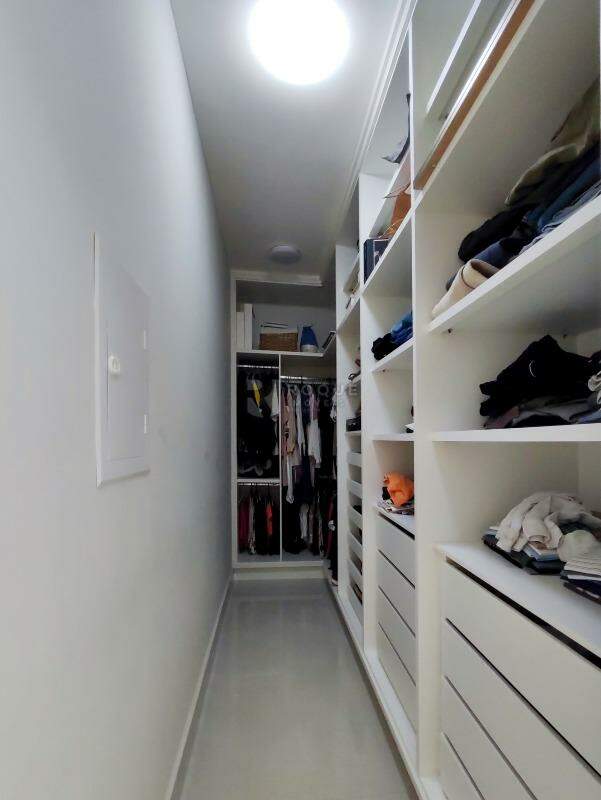 Casa em condomínio para aluguel no bairro Jardim Residencial Campo Novo: CLOSET