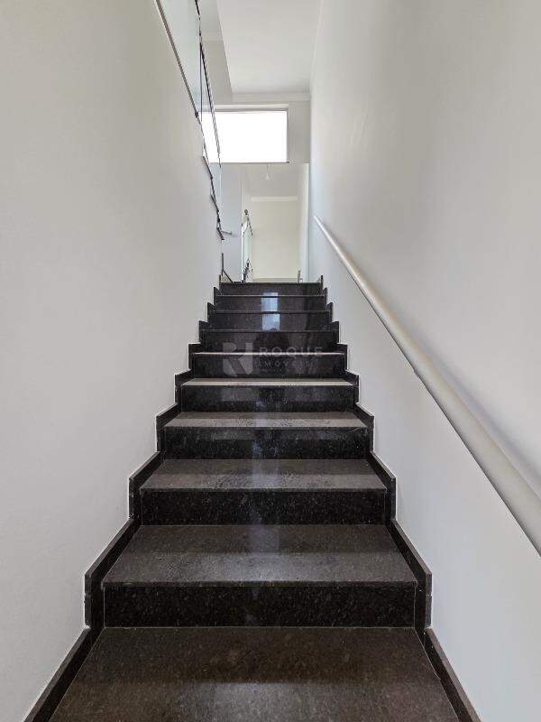 Barracão/Galpão para aluguel no bairro Jardim Porto Real IV: Acesso segundo andar 