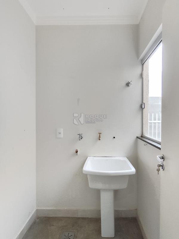 Salão para aluguel no bairro Jardim Porto Real IV: Lavanderia superior