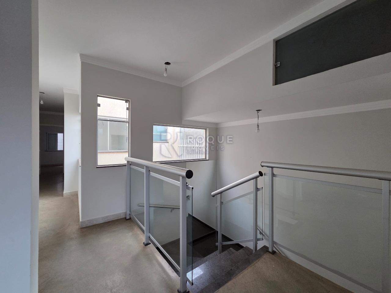 Barracão/Galpão para aluguel no bairro Jardim Porto Real IV: Hall segundo andar