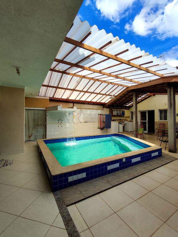 Casa Residencial à venda no bairro Jardim Santa Adélia: ÁREA EXTERNA