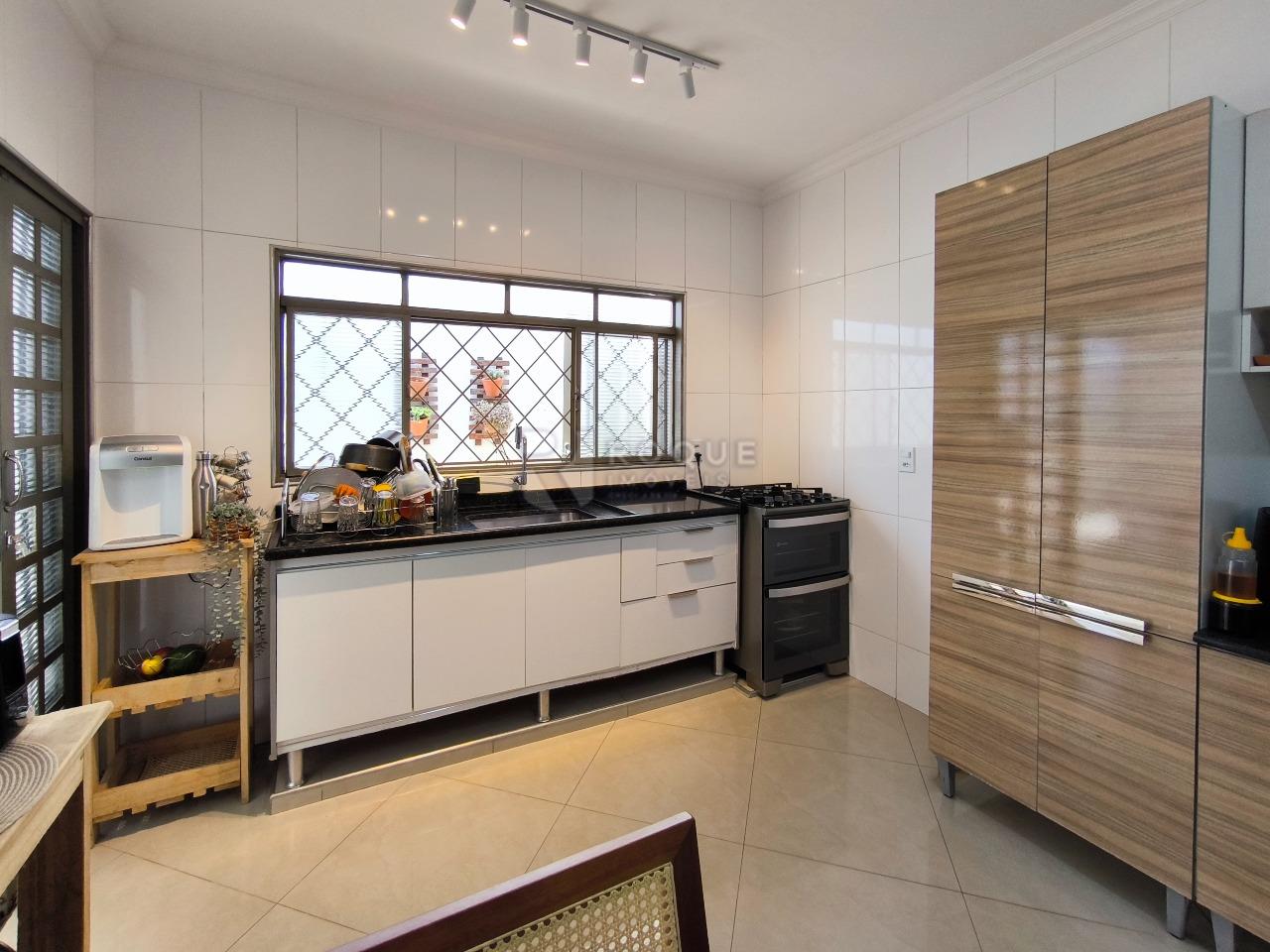 Casa Residencial à venda no bairro Jardim da Graminha: COZINHA