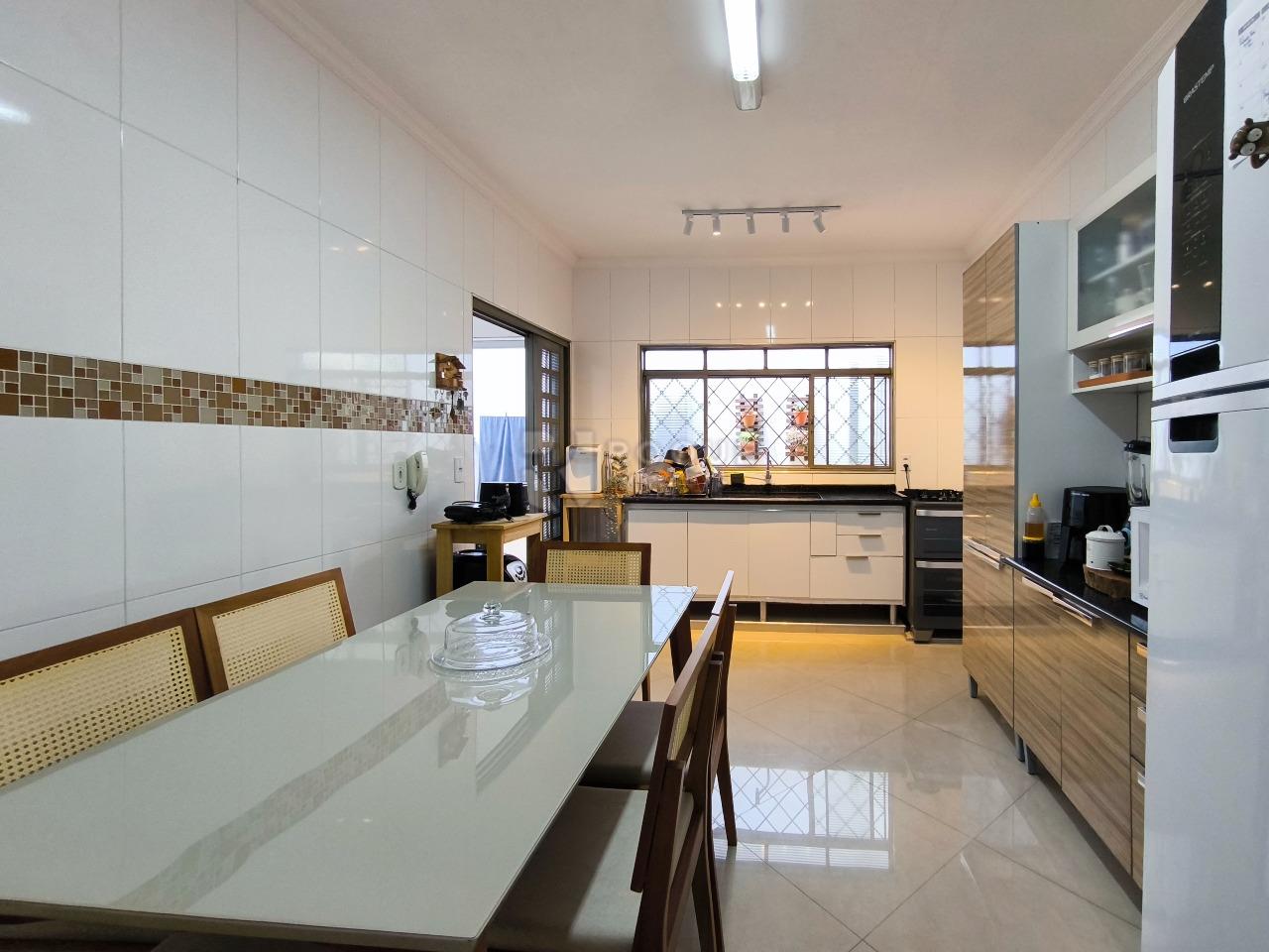 Casa Residencial à venda no bairro Jardim da Graminha: COZINHA