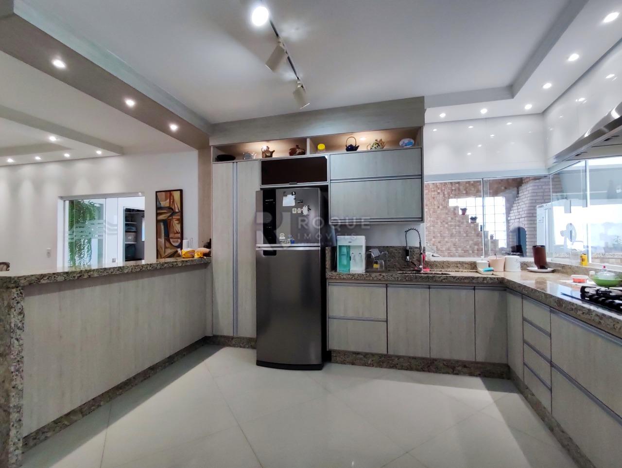 Casa em condomínio à venda no bairro Jardim Terras de Santa Elisa: COZINHA