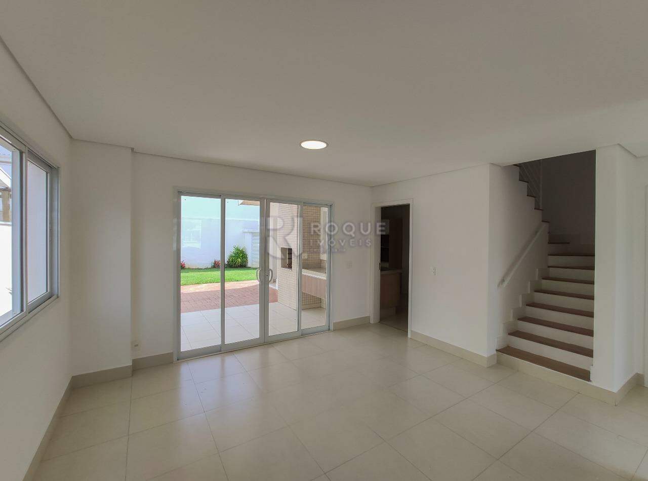 Casa em condomínio para aluguel no bairro Jardim Montezuma: Sala 