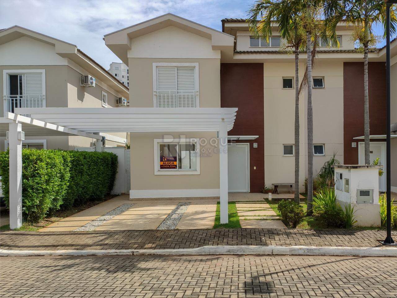 Casa em condomínio para aluguel no bairro Jardim Montezuma: Fachada 