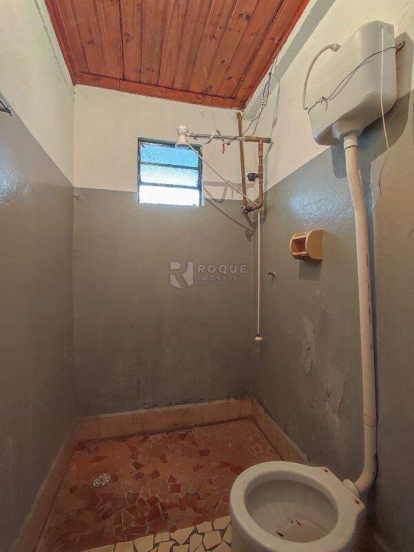 Casa Residencial à venda no bairro Jardim Vista Alegre: BANHEIRO SOCIAL EDÍCULA