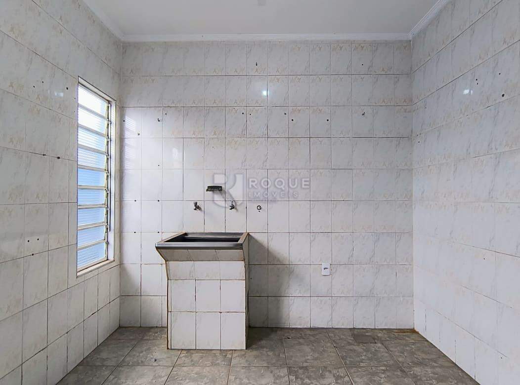 Casa Residencial para aluguel no bairro Centro: Lavanderia