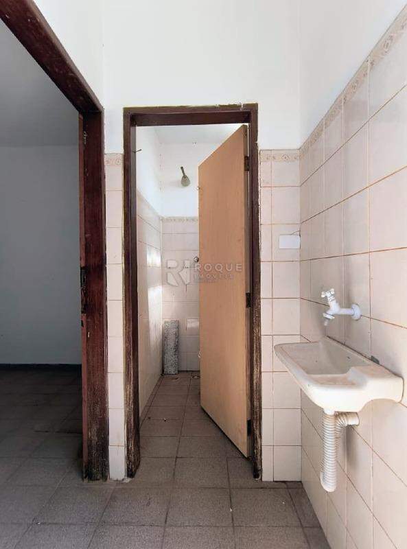 Casa Residencial para aluguel no bairro Centro: Lavanderia