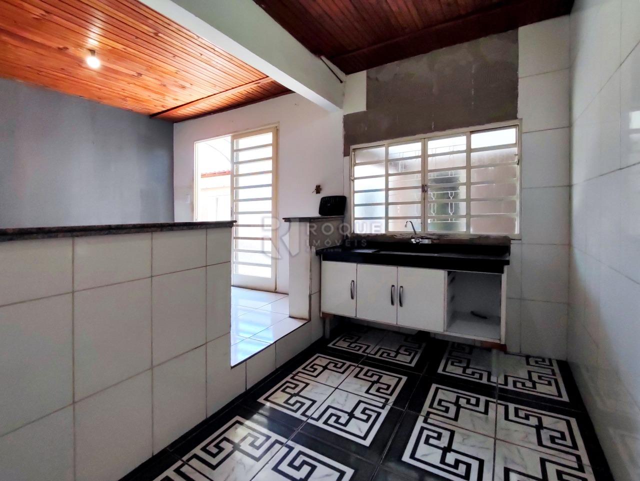 Casa Residencial à venda no bairro Conjunto Residencial Victor D’Andrea: COZINHA CASA FUNDOS