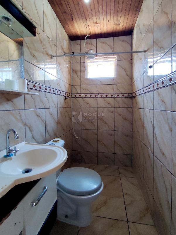 Casa Residencial à venda no bairro Conjunto Residencial Victor D’Andrea: BANHEIRO CASA FUNDOS