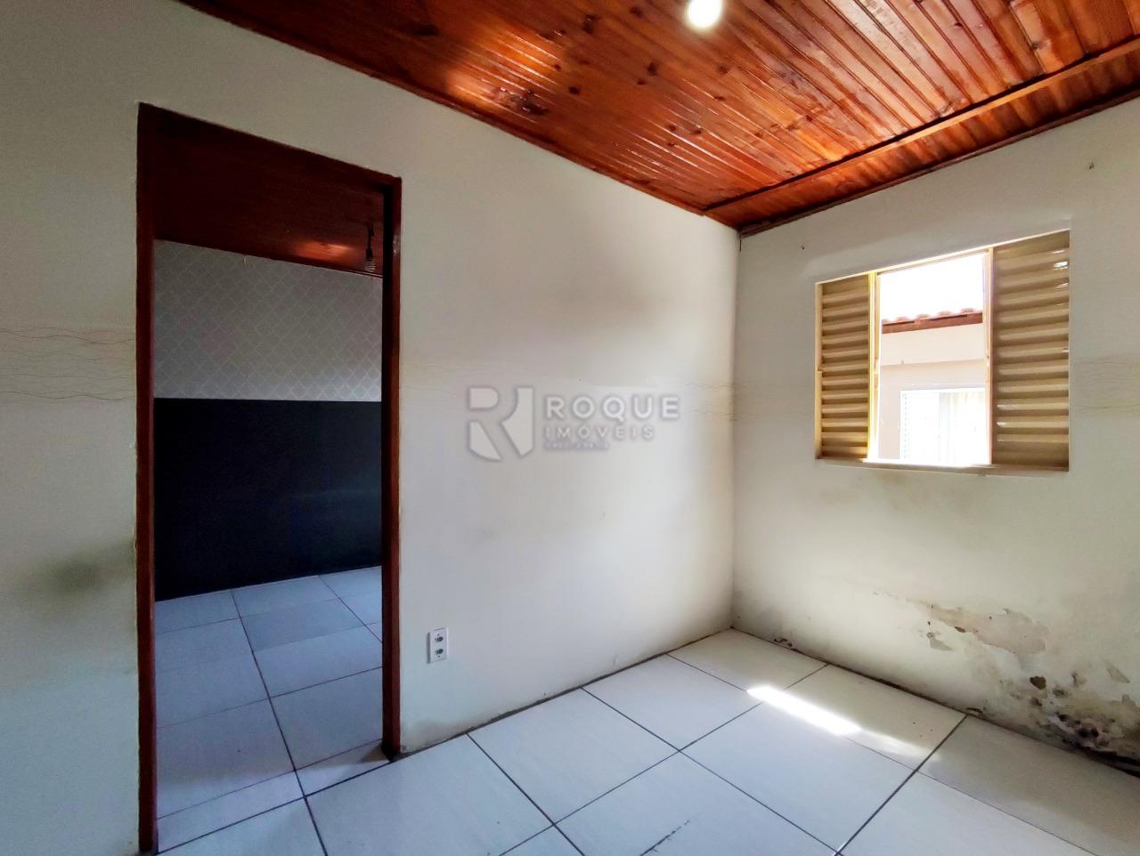 Casa Residencial à venda no bairro Conjunto Residencial Victor D’Andrea: SALA CASA FUNDOS