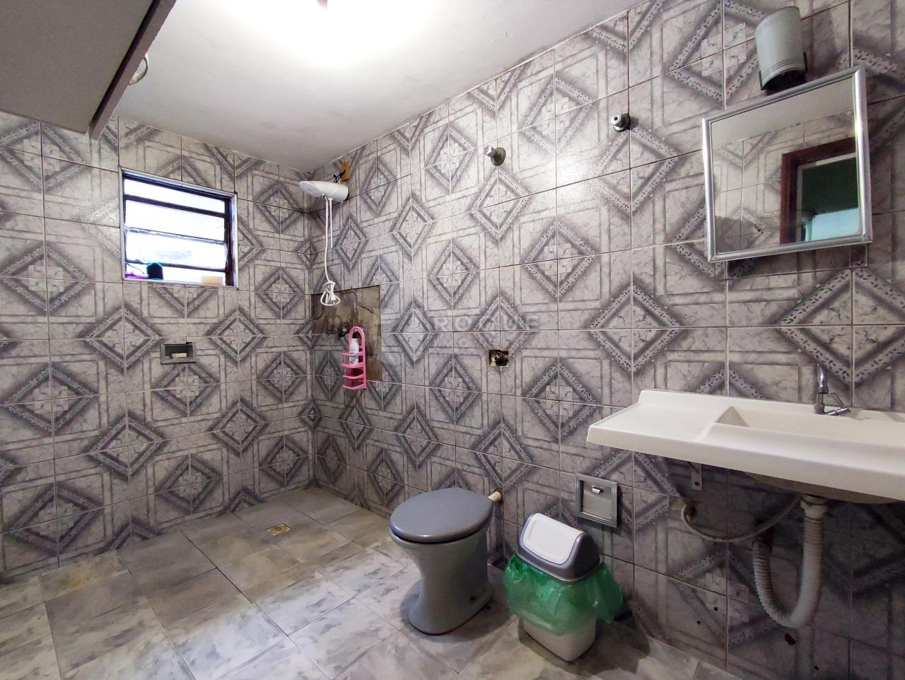 Casa Residencial à venda no bairro Conjunto Residencial Victor D’Andrea: BANHEIRO SOCIAL