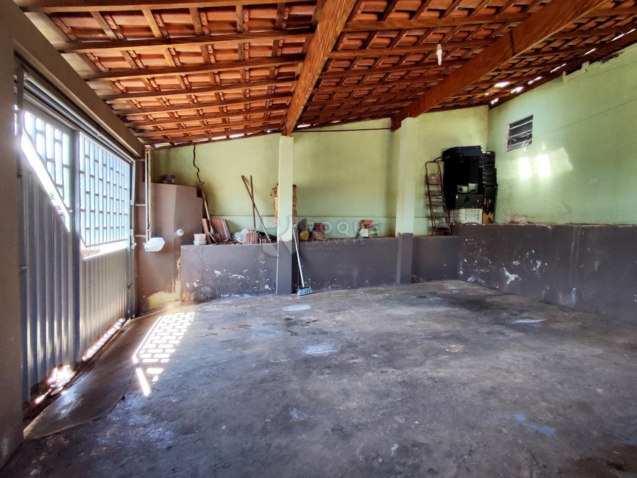 Casa Residencial à venda no bairro Conjunto Residencial Victor D’Andrea: GARAGEM