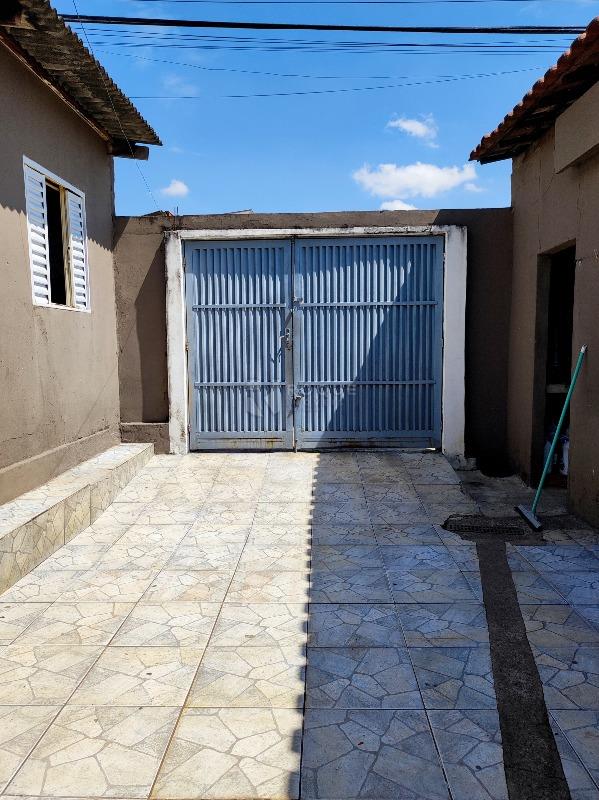 Casa Residencial à venda no bairro Conjunto Residencial Victor D’Andrea: GARAGEM CASA FUNDOS