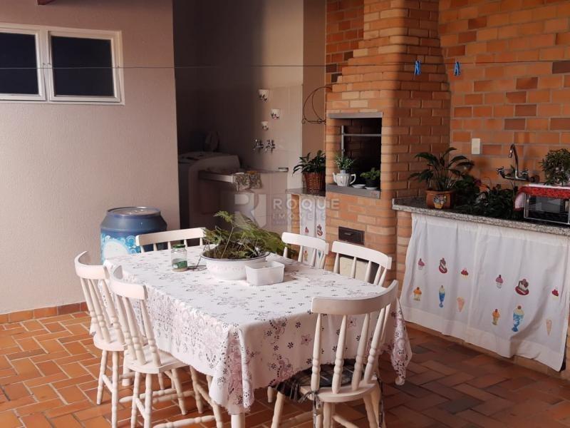 Casa Residencial à venda no bairro Vila Claudia: 