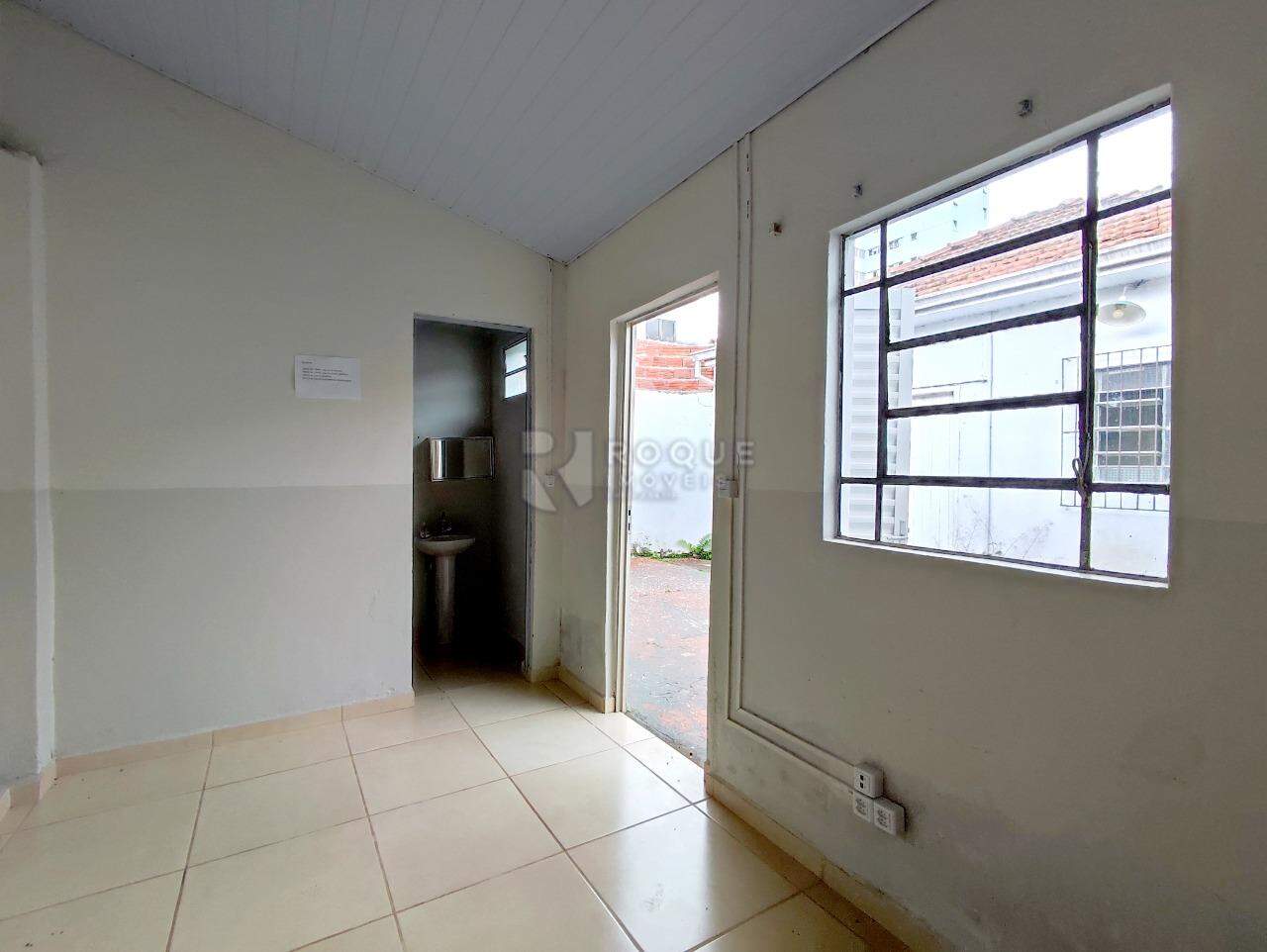 Casa Residencial à venda no bairro Centro: QUARTO FUNDOS