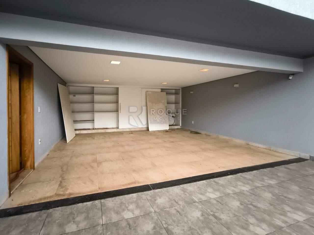 Casa em condomínio à venda no bairro Jardim Porto Real V: GARAGEM