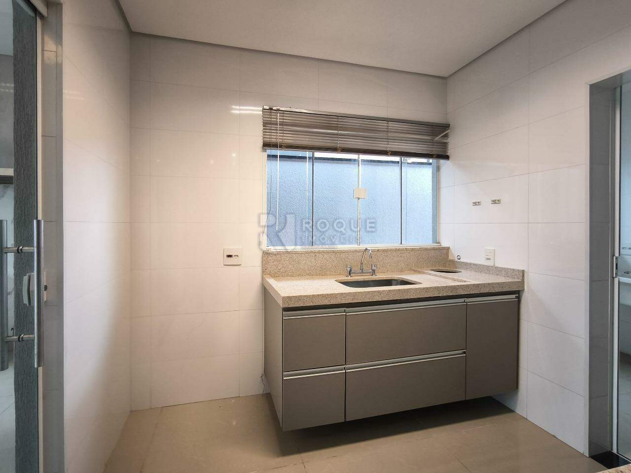 Casa em condomínio à venda no bairro Jardim Porto Real V: COZINHA