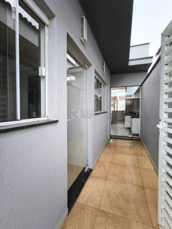 Casa em condomínio à venda no bairro Jardim Porto Real V: ENTRADA DE SERVIÇO