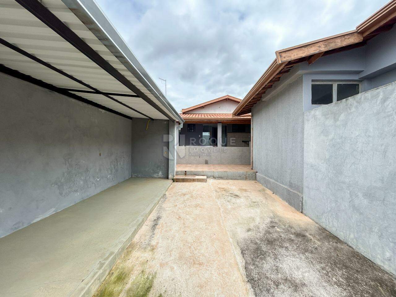 Casa Residencial para aluguel no bairro Jardim Nossa Senhora do Amparo: Fundo