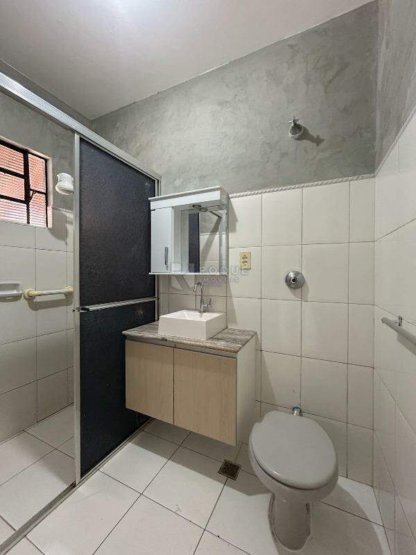 Casa Residencial para aluguel no bairro Jardim Nossa Senhora do Amparo: WC social