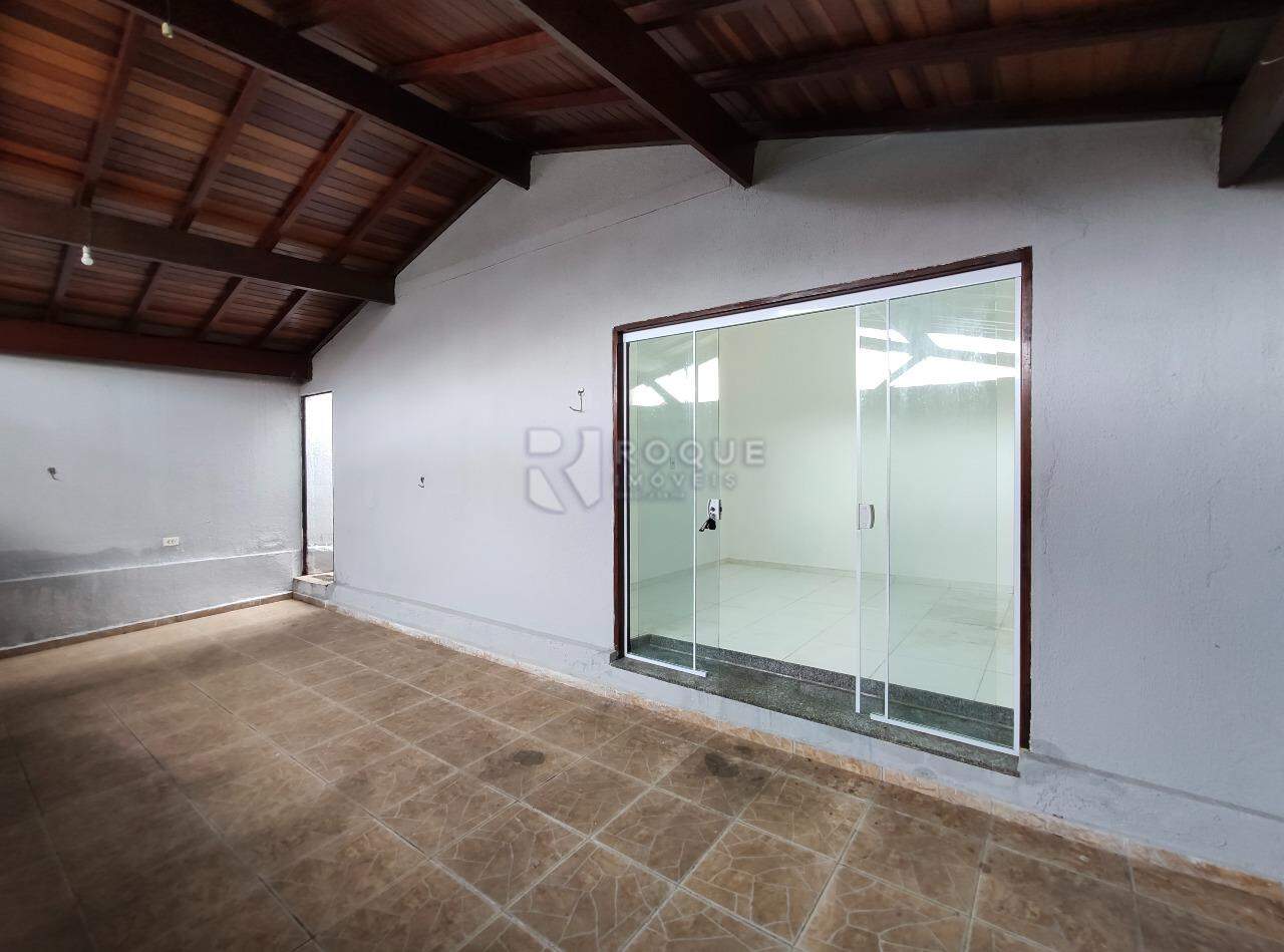 Casa Residencial para aluguel no bairro Parque Residencial Abílio Pedro: Garagem 