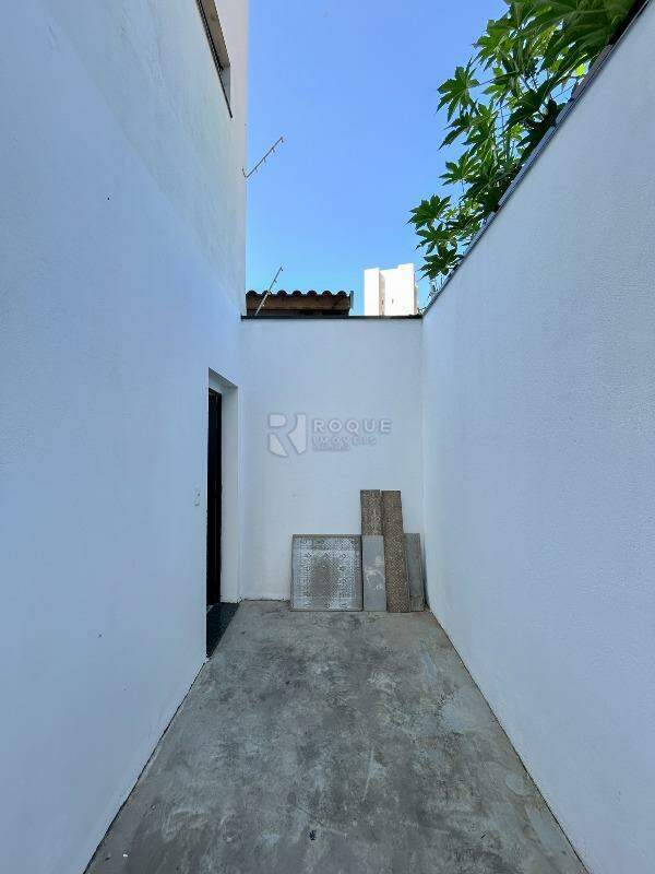 Barracão/Galpão para aluguel no bairro Jardim Cidade Universitária I: Área de serviço / externo 