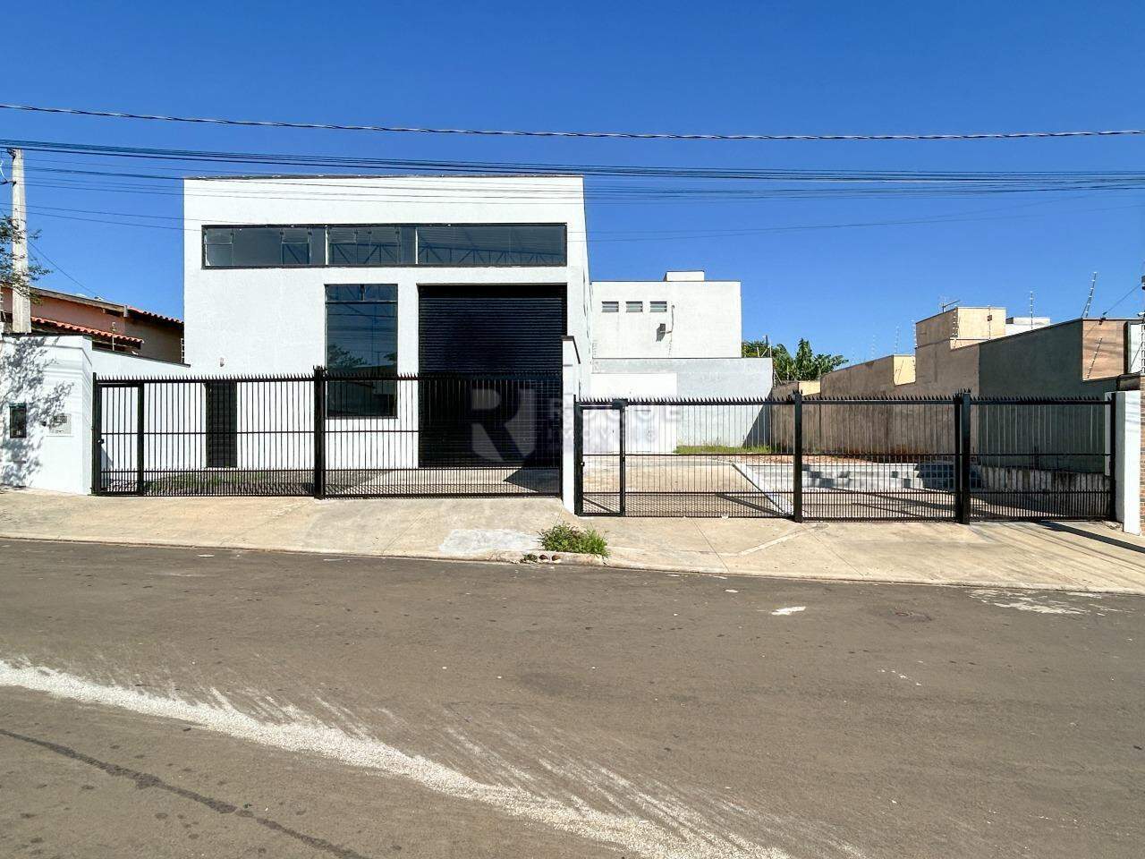 Barracão/Galpão para aluguel no bairro Jardim Cidade Universitária I: Fachada 