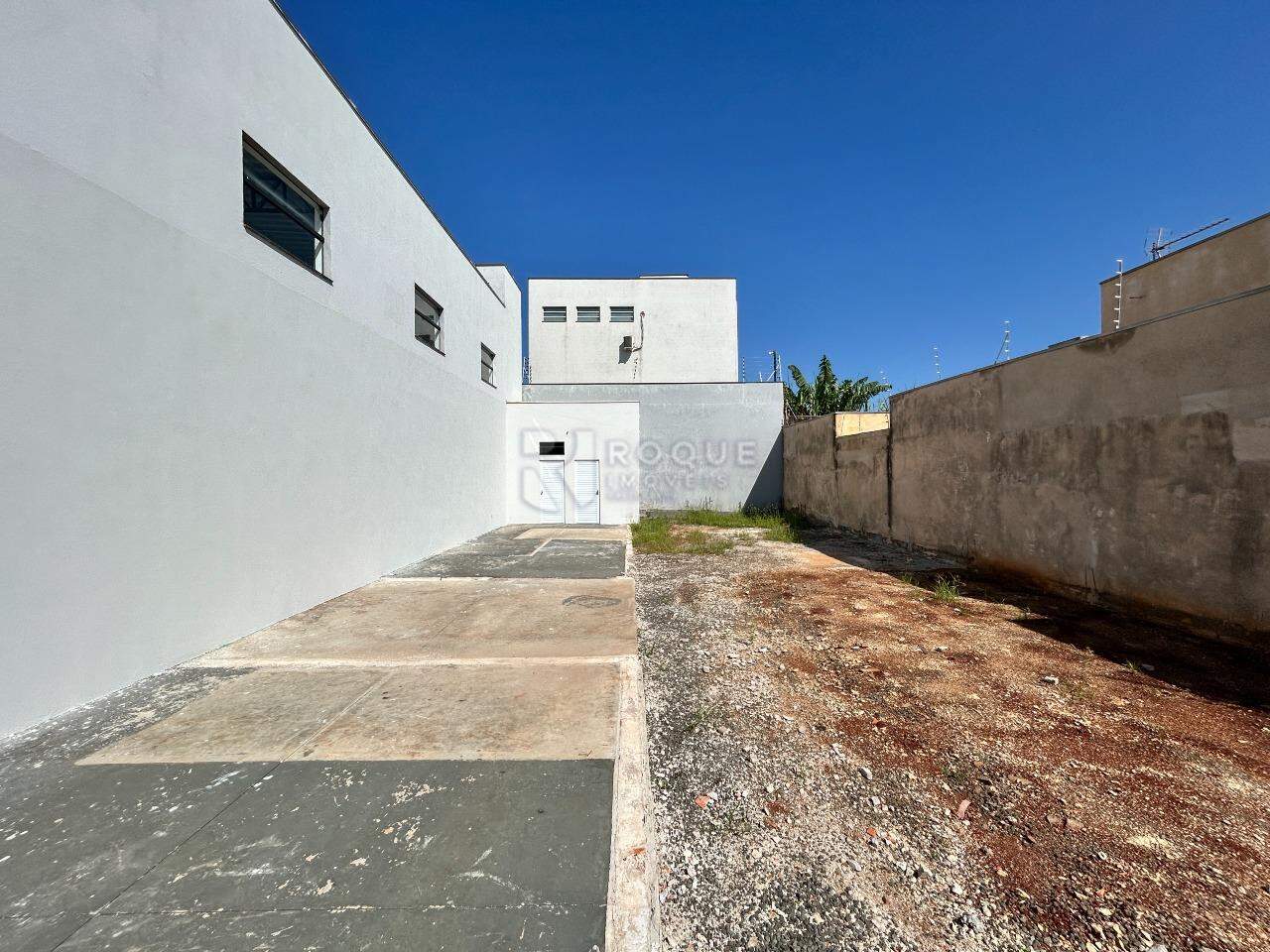 Barracão/Galpão para aluguel no bairro Jardim Cidade Universitária I: Estacionamento 